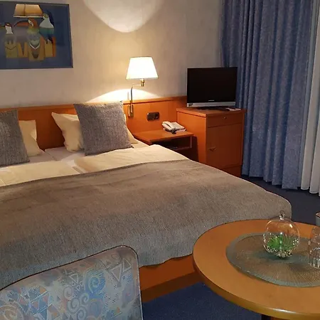 Vier Linden Otel