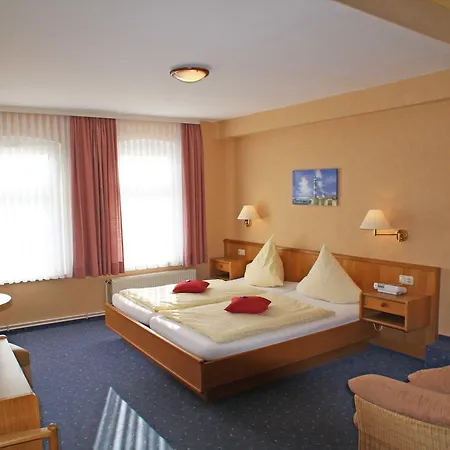 호텔 Vier Linden 3*