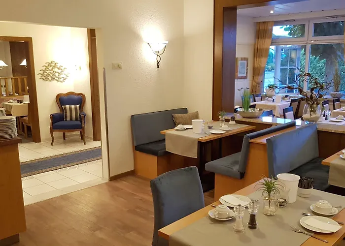 Vier Linden Hotel 3*