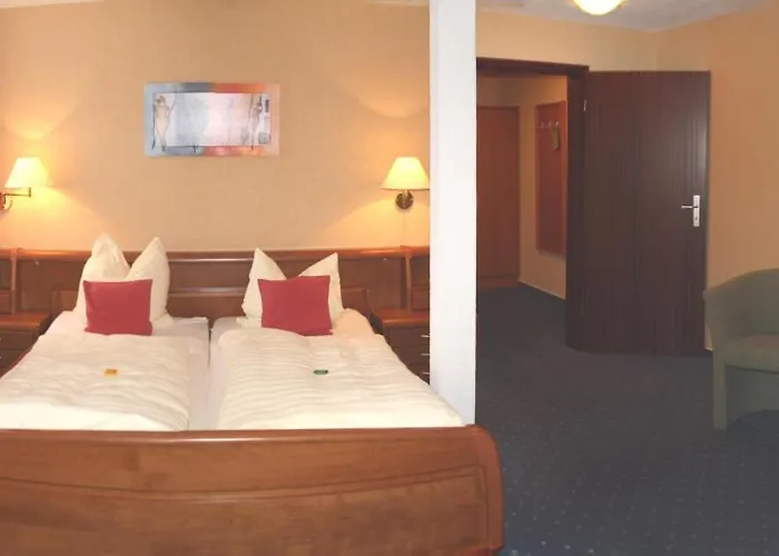 Vier Linden Hotel 3*