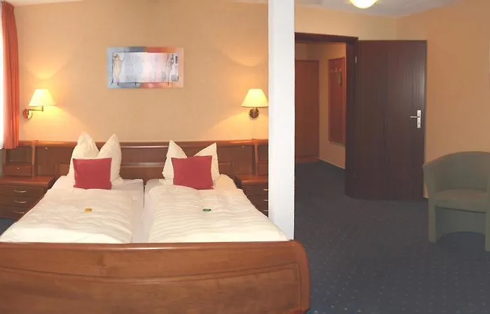 Hotel Vier Linden 3*